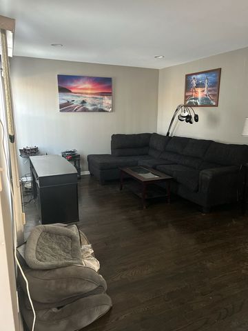 10032 S Calumet Avenue, Chicago, IL 60628