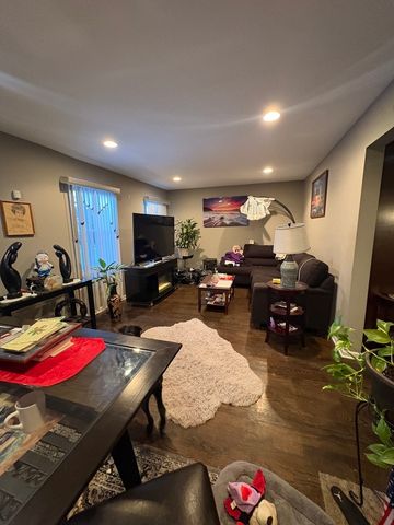 10032 S Calumet Avenue, Chicago, IL 60628