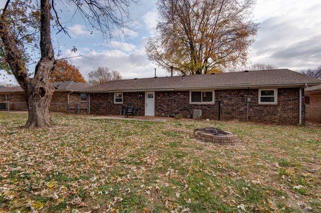 2459 S Clay Avenue, Springfield, MO 65807