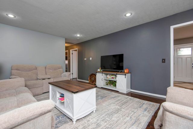 2459 S Clay Avenue, Springfield, MO 65807