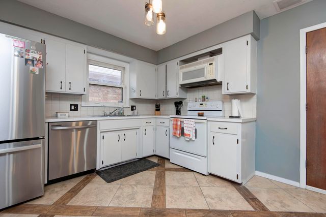 2459 S Clay Avenue, Springfield, MO 65807