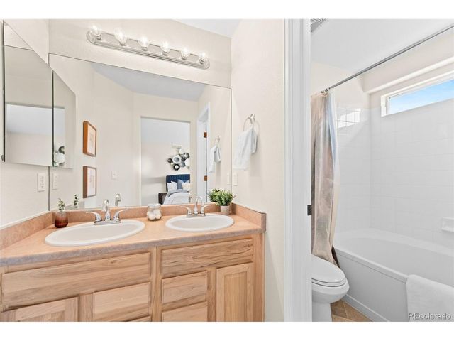 16982 E Warren Pl A, Aurora, CO 80013