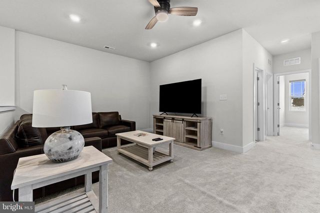 61 BONESET DR, Gettysburg, PA 17325