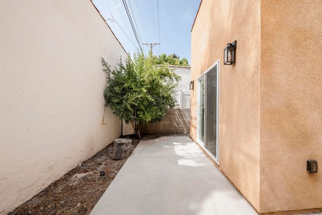 716 Portola Avenue A, Glendale, CA 91206