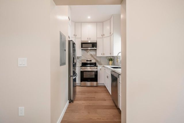 716 Portola Avenue A, Glendale, CA 91206