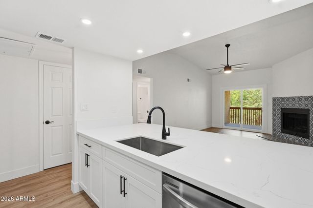 2515 N 52ND Street 207, Phoenix, AZ 85008