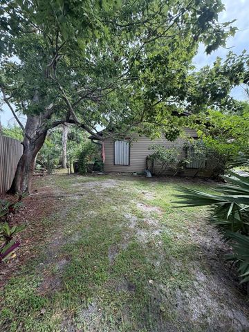 1321 SW Nikoma Street, Palm City, FL 34990