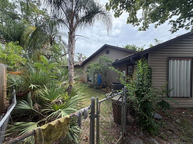 1321 SW Nikoma Street, Palm City, FL 34990