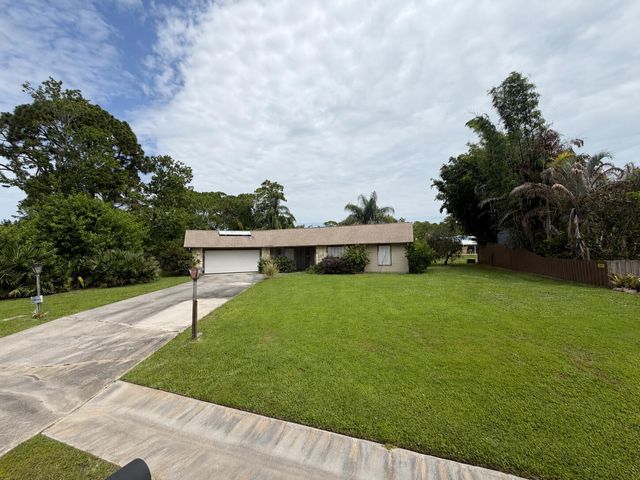 1321 SW Nikoma Street, Palm City, FL 34990