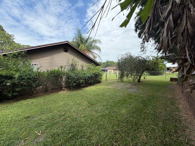 1321 SW Nikoma Street, Palm City, FL 34990