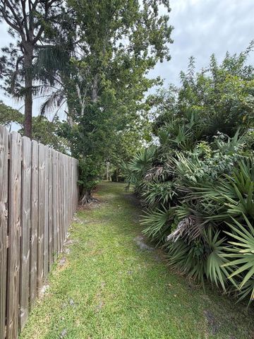 1321 SW Nikoma Street, Palm City, FL 34990