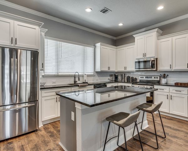 513 Dillon Street, Waxahachie, TX 75165