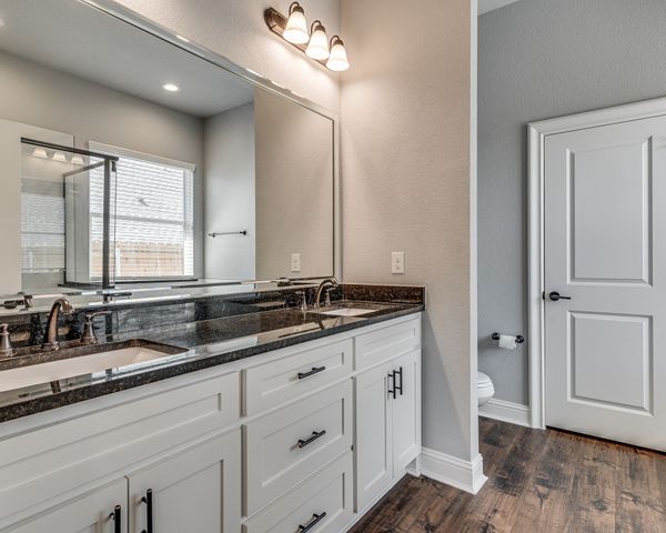 513 Dillon Street, Waxahachie, TX 75165