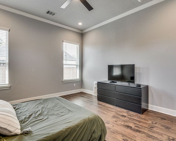 513 Dillon Street, Waxahachie, TX 75165