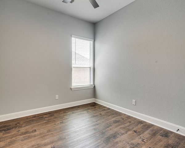 513 Dillon Street, Waxahachie, TX 75165
