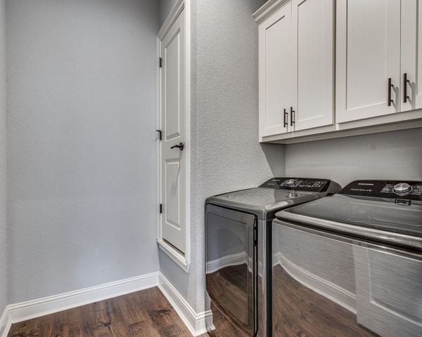 513 Dillon Street, Waxahachie, TX 75165