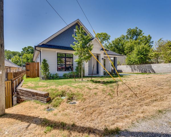 513 Dillon Street, Waxahachie, TX 75165