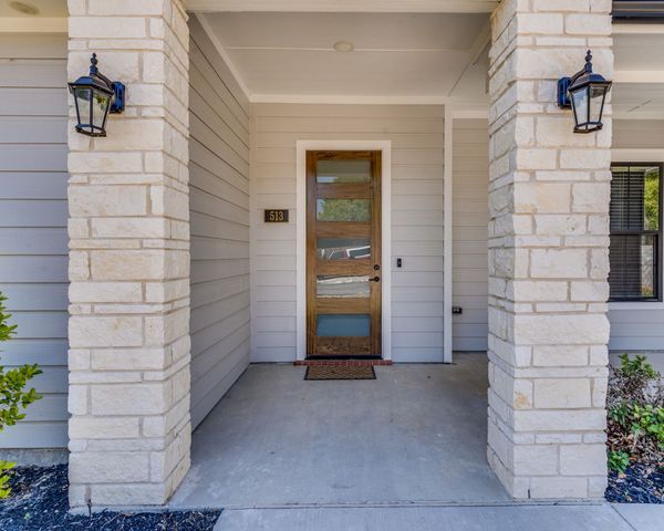 513 Dillon Street, Waxahachie, TX 75165