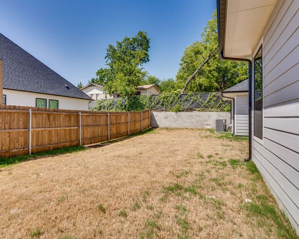 513 Dillon Street, Waxahachie, TX 75165