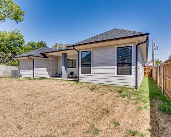 513 Dillon Street, Waxahachie, TX 75165