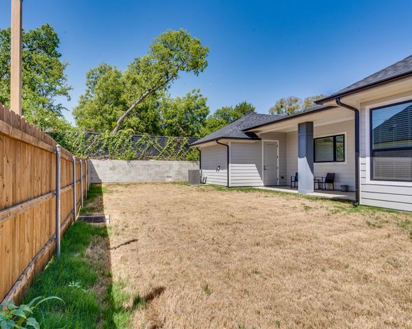 513 Dillon Street, Waxahachie, TX 75165
