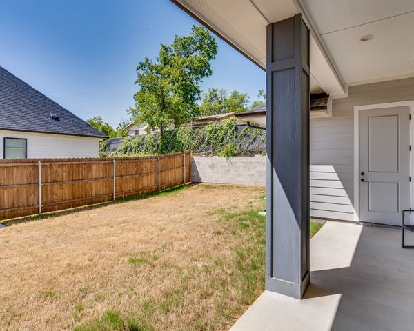 513 Dillon Street, Waxahachie, TX 75165