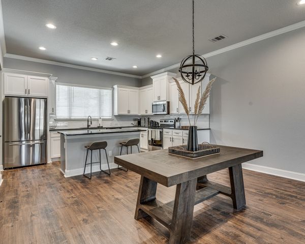 513 Dillon Street, Waxahachie, TX 75165