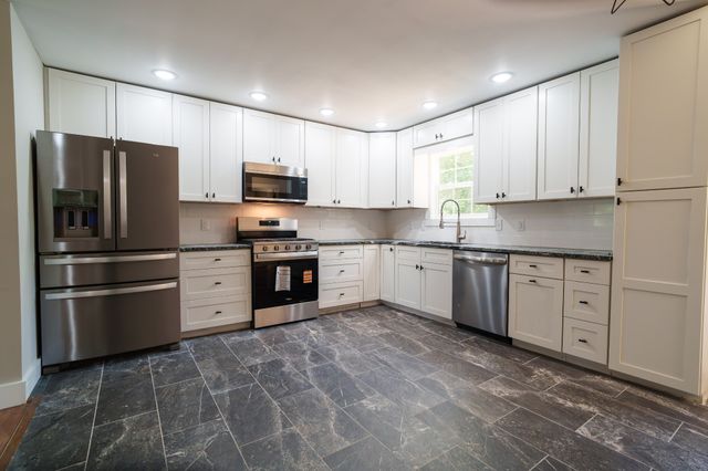 3784 Brookwood Dr, Cookeville, TN 38501