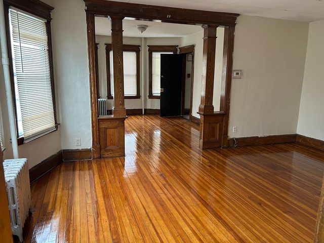 448 Dickinson 1R, Springfield, MA 01108