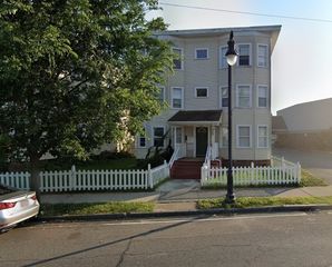 448 Dickinson 1R, Springfield, MA 01108