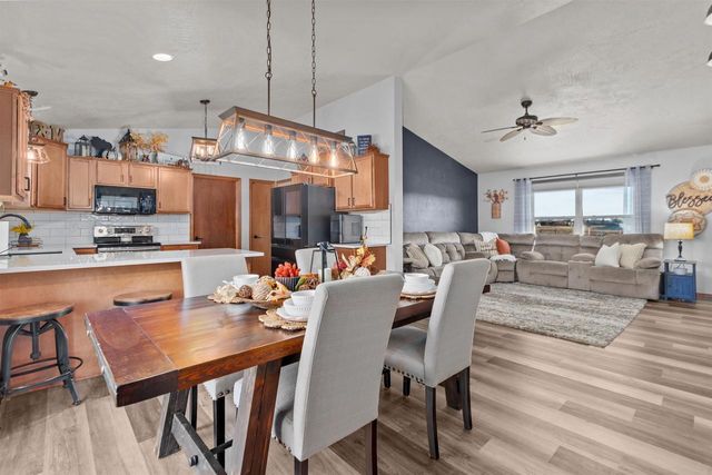 607 DEBRUIN ROAD, Combined Locks, WI 54113