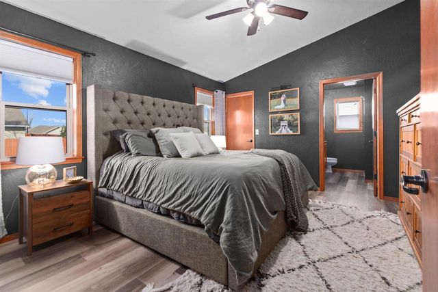 607 DEBRUIN ROAD, Combined Locks, WI 54113