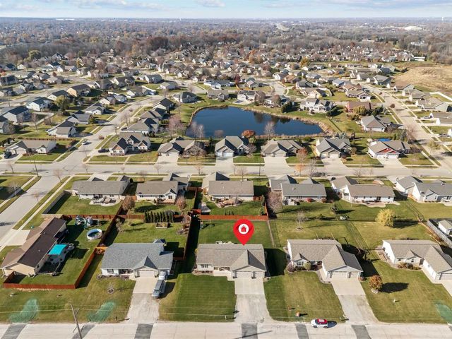 607 DEBRUIN ROAD, Combined Locks, WI 54113