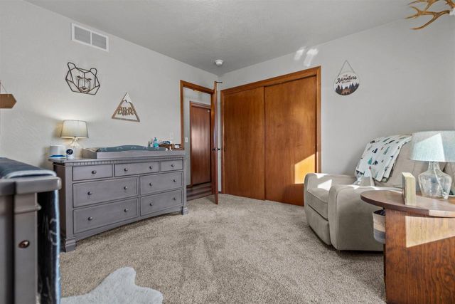 607 DEBRUIN ROAD, Combined Locks, WI 54113