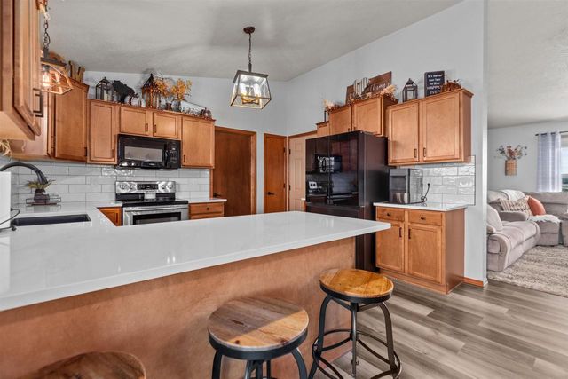 607 DEBRUIN ROAD, Combined Locks, WI 54113