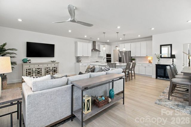 6007 Mariemont Circle, Charlotte, NC 28226