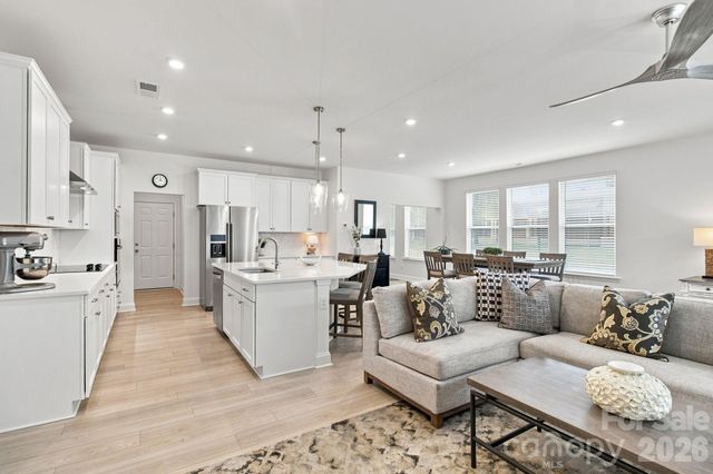 6007 Mariemont Circle, Charlotte, NC 28226