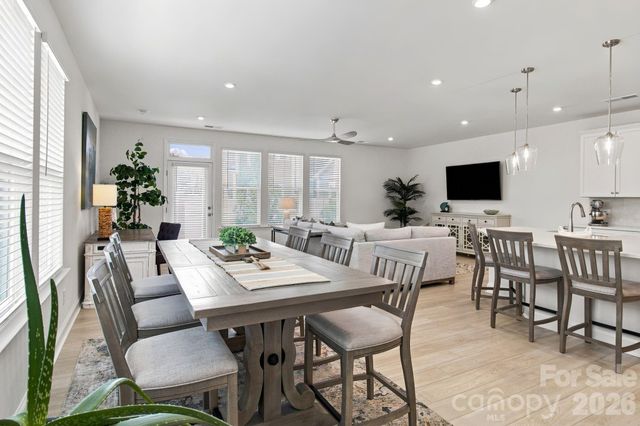 6007 Mariemont Circle, Charlotte, NC 28226