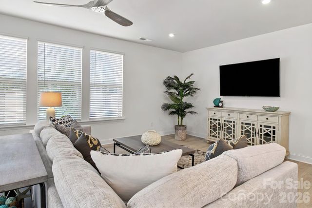 6007 Mariemont Circle, Charlotte, NC 28226