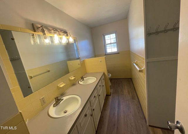 8893 Asheville Highway, Greeneville, TN 37743