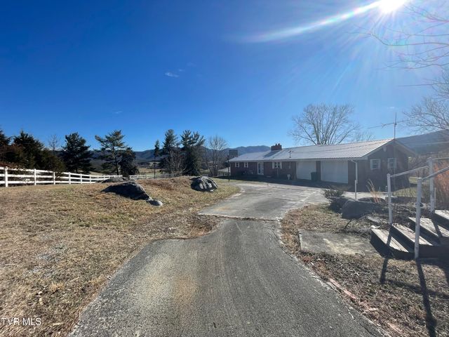 8893 Asheville Highway, Greeneville, TN 37743