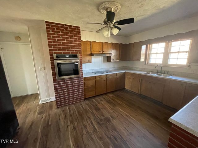 8893 Asheville Highway, Greeneville, TN 37743