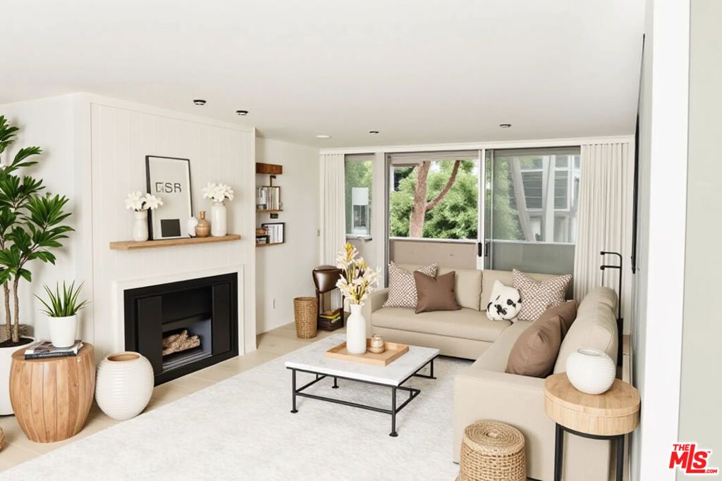 11645 Montana Avenue 137, Los Angeles, CA 90049