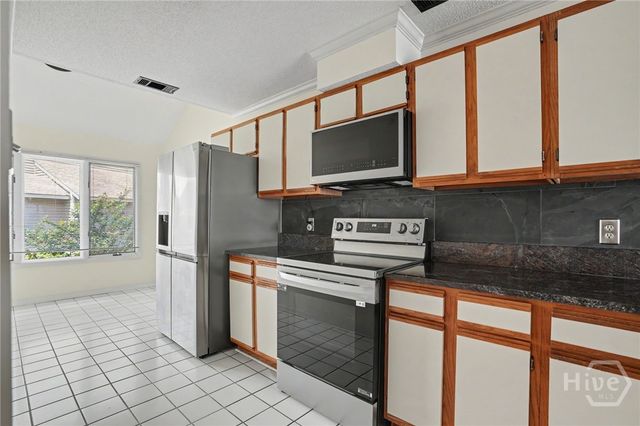3005 River Drive 511, Thunderbolt, GA 31404