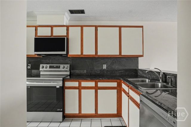3005 River Drive 511, Thunderbolt, GA 31404