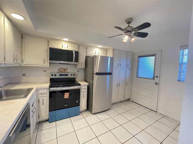 2900 NW 47th Terrace 209A, Lauderdale Lakes, FL 33313
