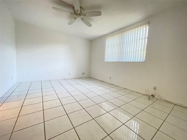 2900 NW 47th Terrace 209A, Lauderdale Lakes, FL 33313