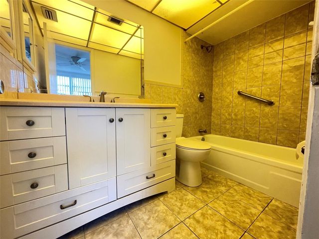 2900 NW 47th Terrace 209A, Lauderdale Lakes, FL 33313