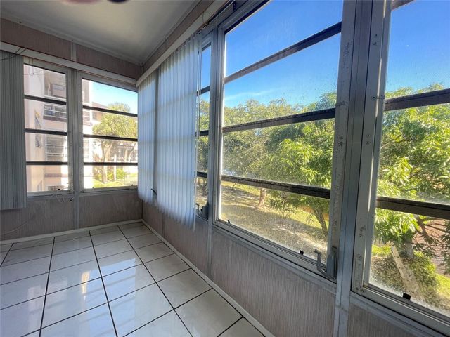 2900 NW 47th Terrace 209A, Lauderdale Lakes, FL 33313