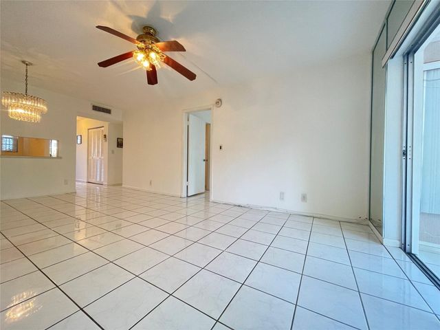 2900 NW 47th Terrace 209A, Lauderdale Lakes, FL 33313